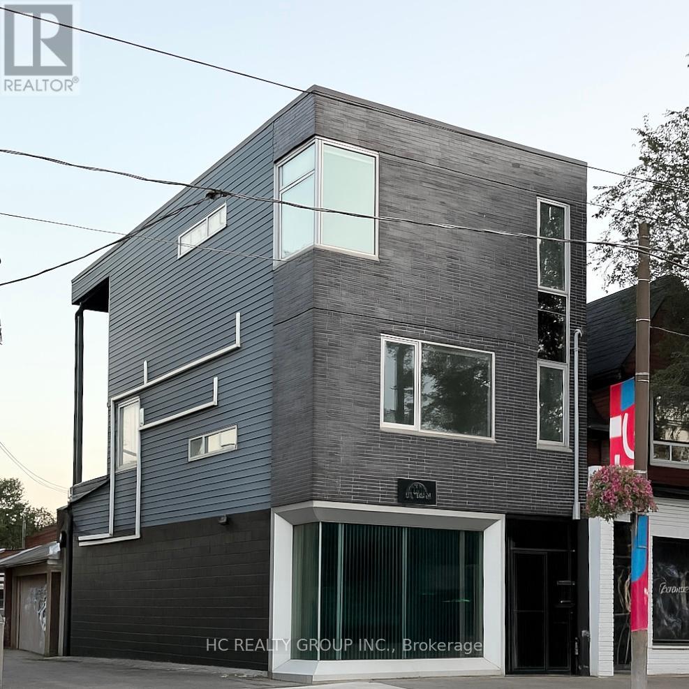 MLS® listing #28923377 for sale located at 899 DUNDAS STREET W