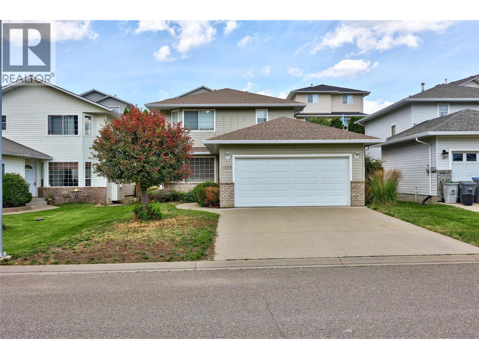 MLS® listing #28925136 for sale located at 1927 Fir Place