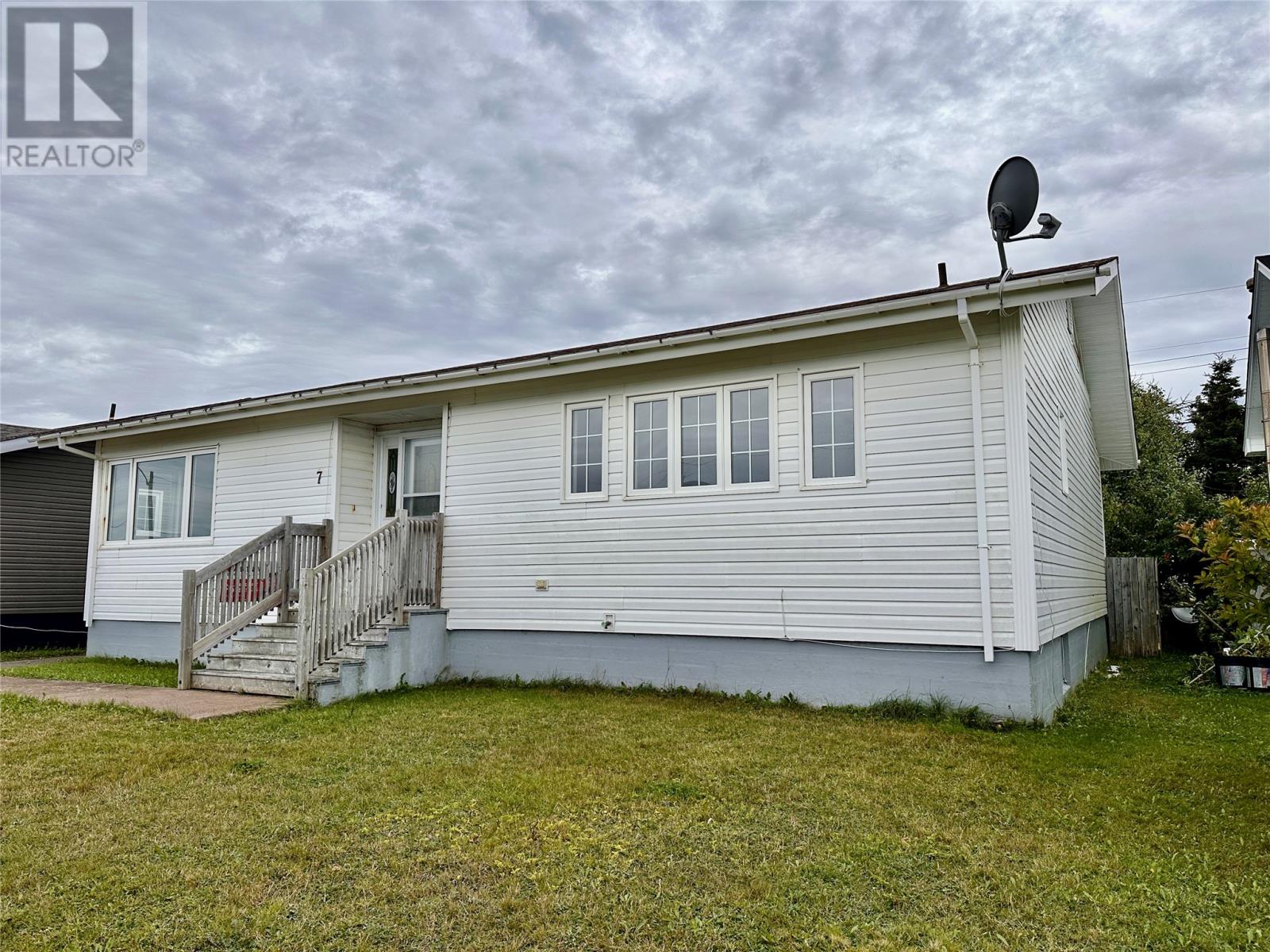 MLS® listing #28925493 for sale located at 7 Courtney Street
