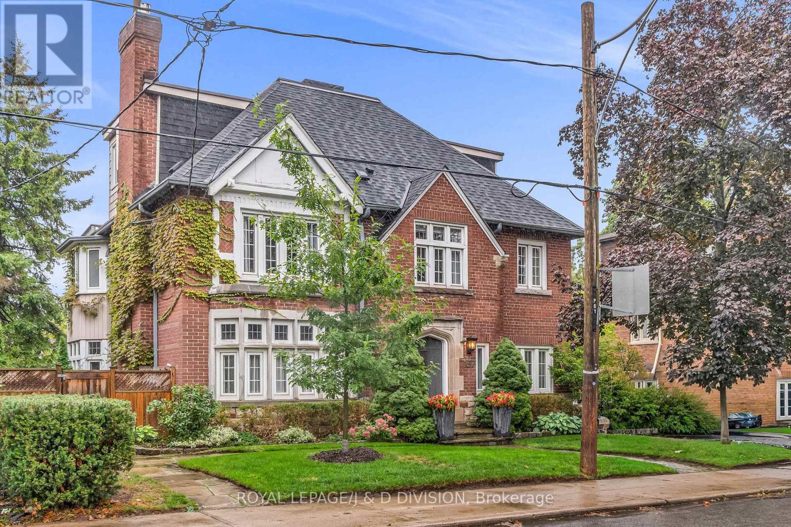MLS® listing #28927623 for sale located at 137 HIGHBOURNE ROAD