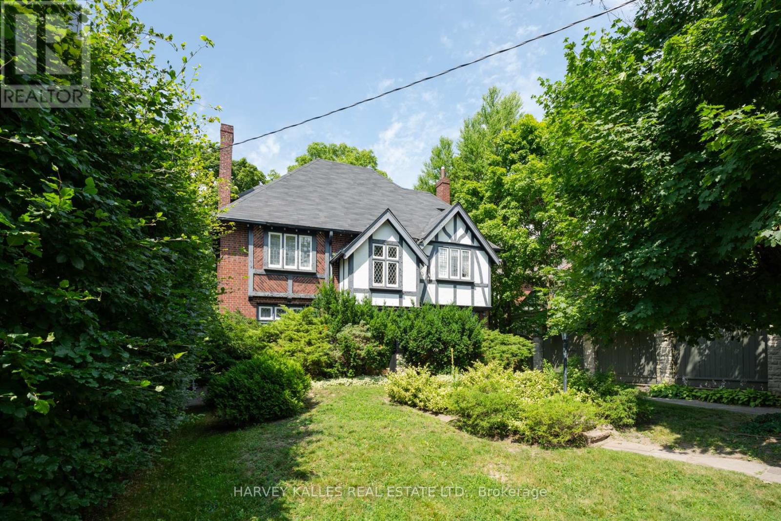MLS® listing #28928885 for sale located at 412 GLENAYR ROAD