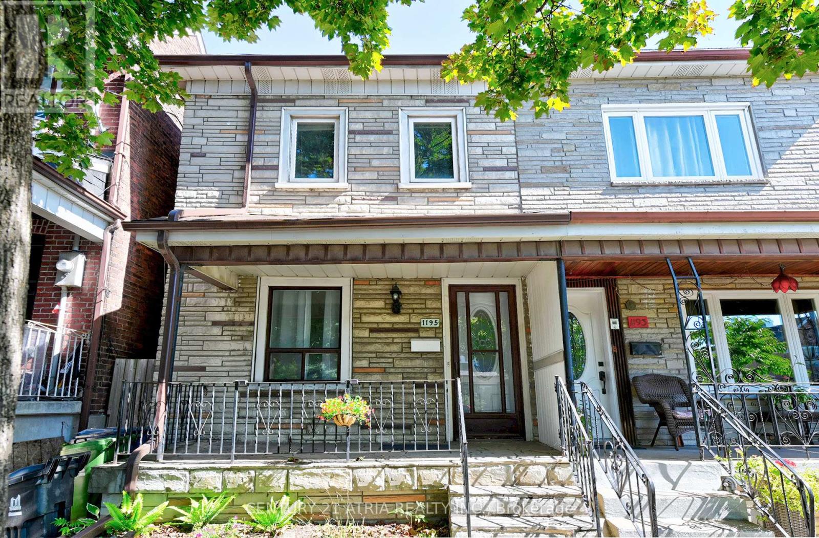 MLS® listing #28929580 for sale located at 1195 DOVERCOURT ROAD