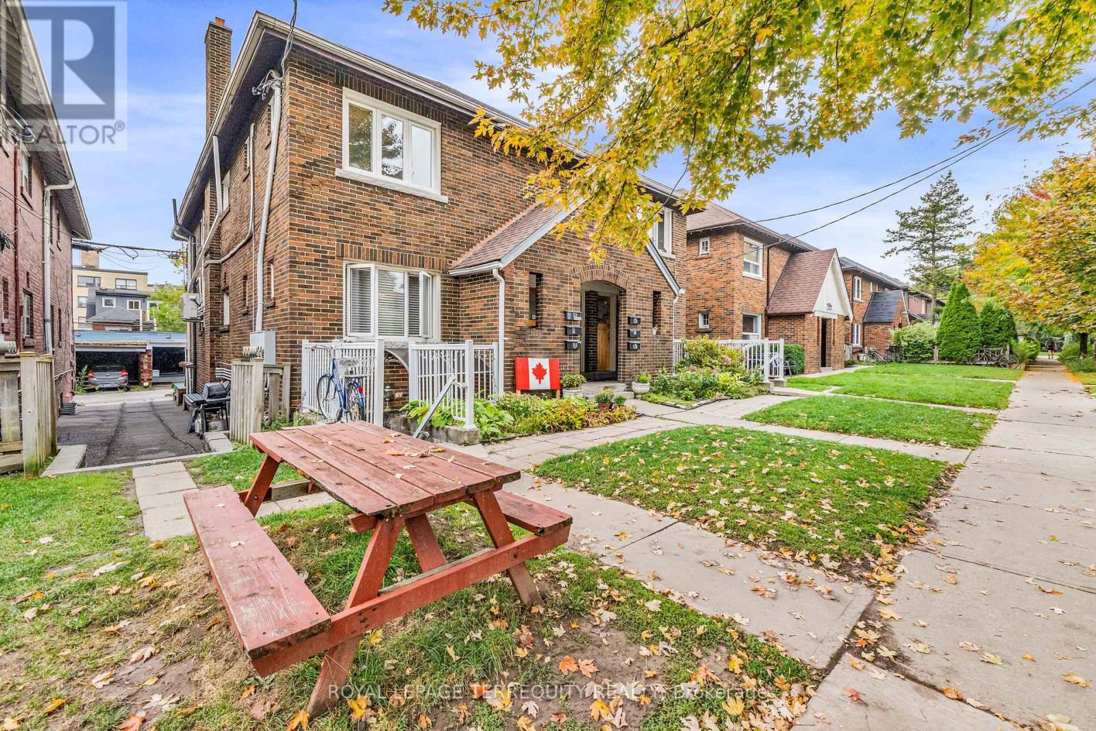 MLS® listing #28929892 for sale located at 51 CLAXTON BOULEVARD