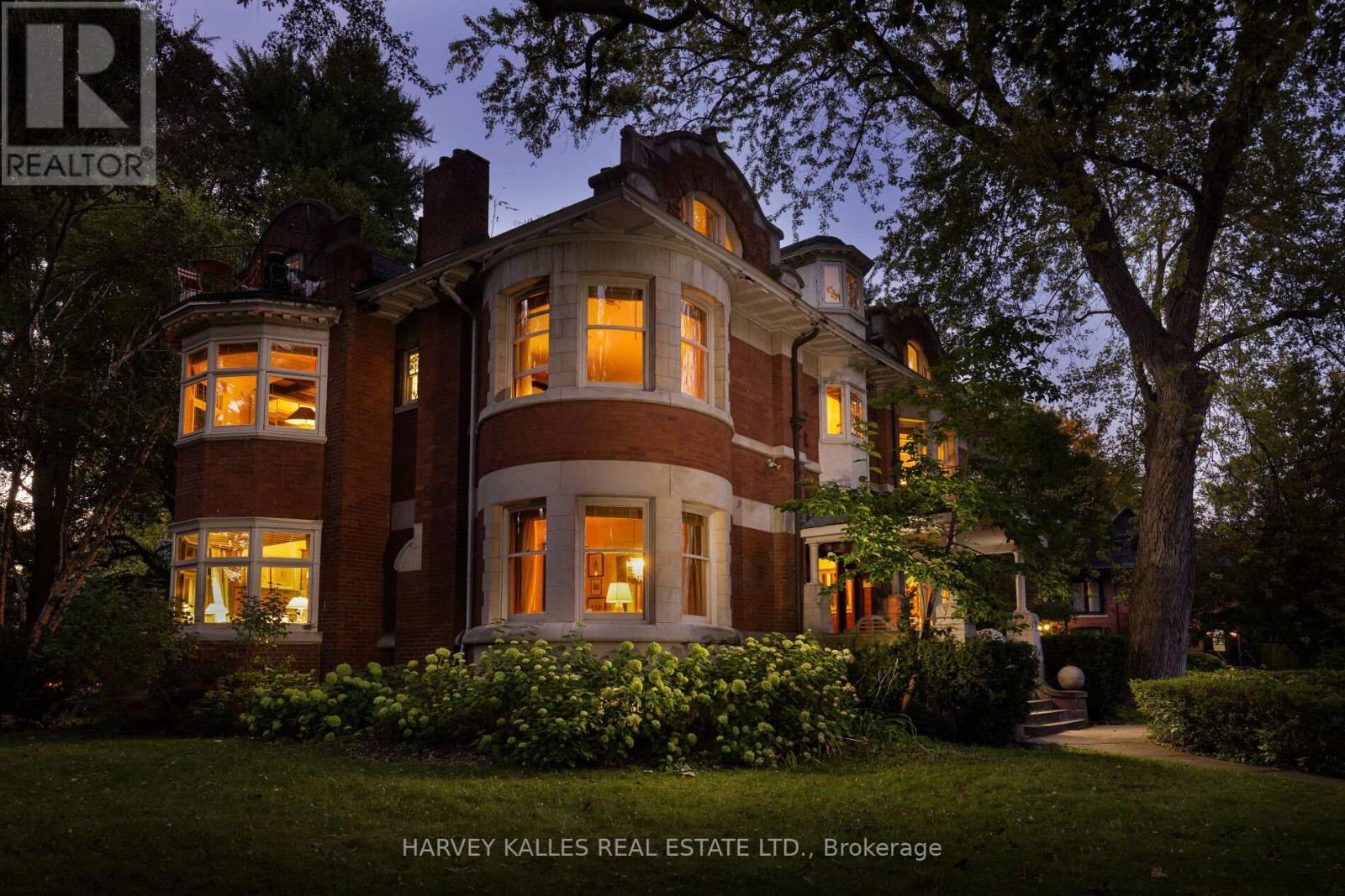 MLS® listing #28930715 for sale located at 114 GLEN ROAD