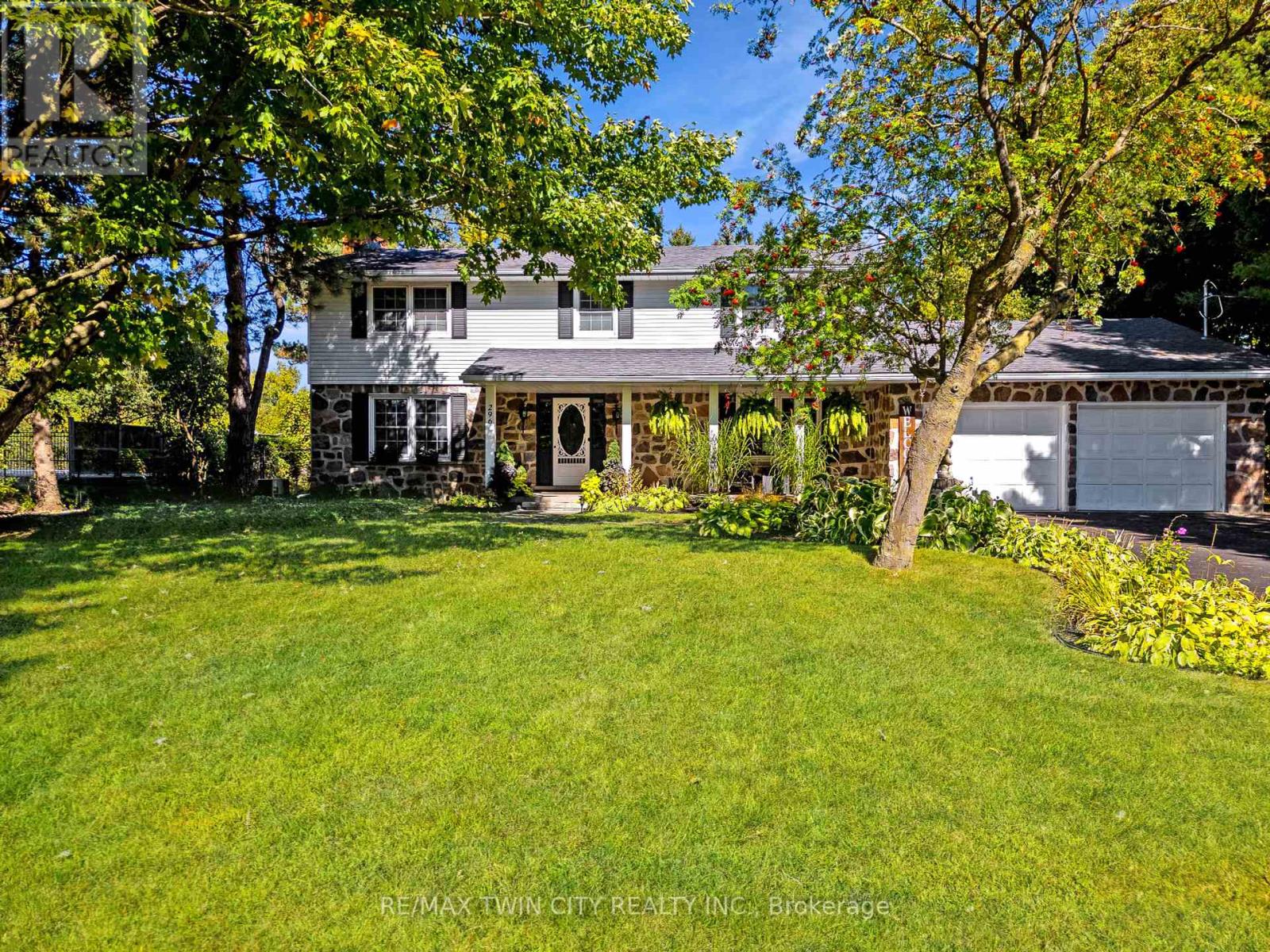 MLS® listing #28930821 for sale located at 296 EDGEHILL DRIVE