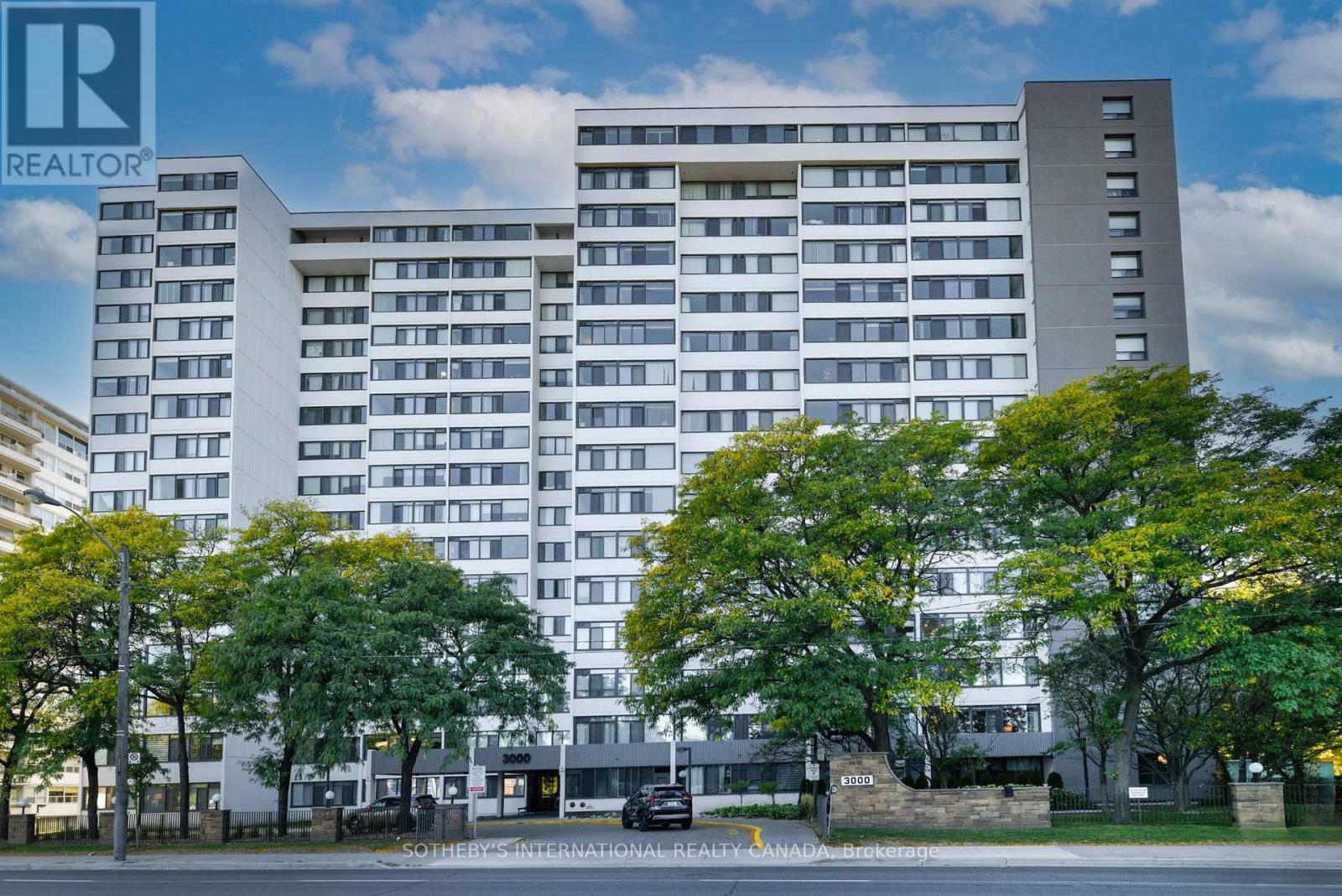 MLS® listing #28934411 for sale located at 1205 - 3000 BATHURST STREET E