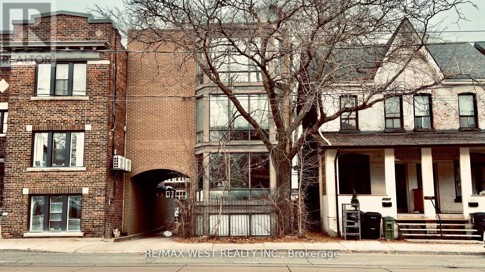 MLS® listing #28937480 for sale located at 1061 BATHURST STREET