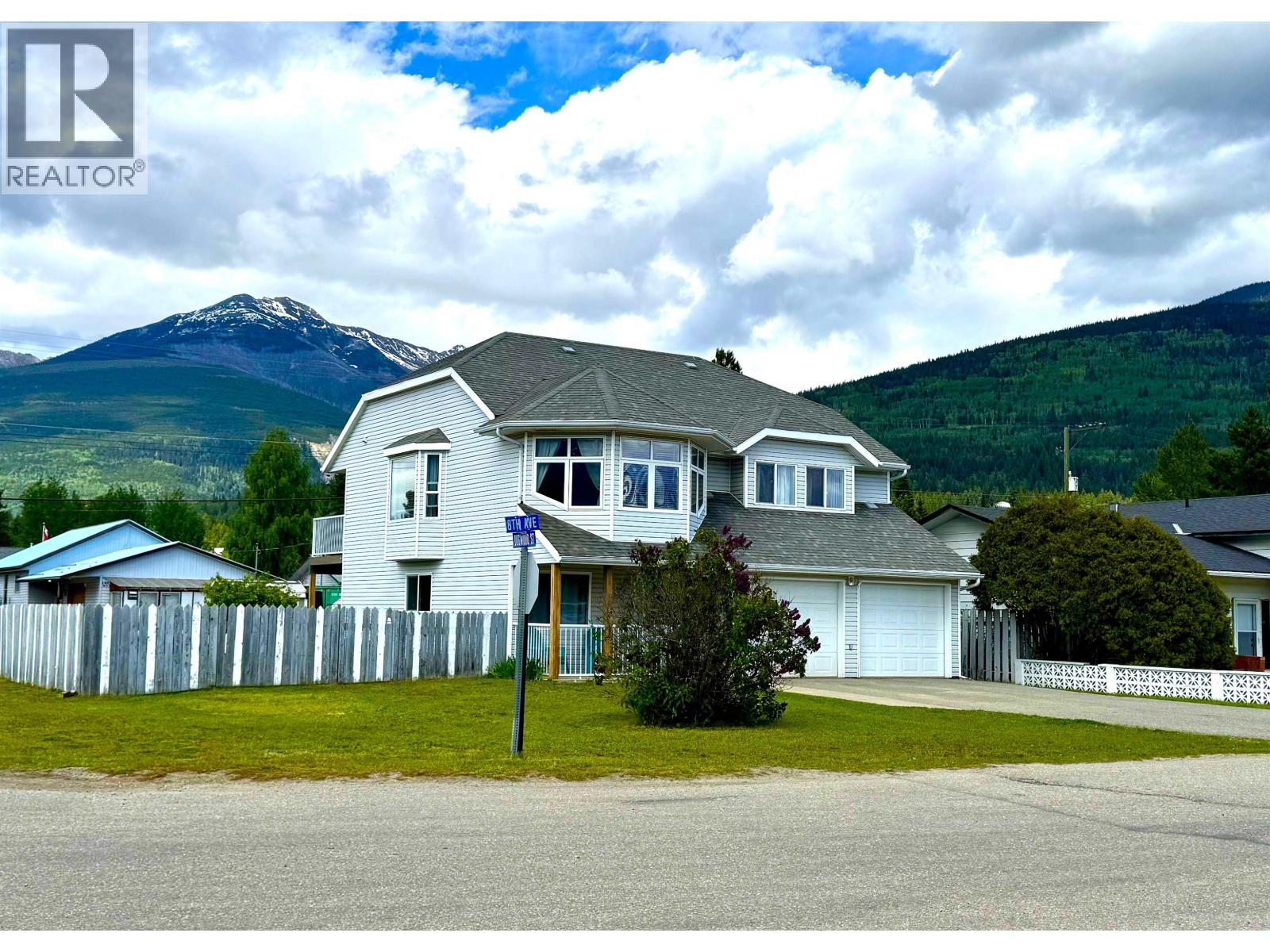 MLS® listing #28937783 for sale located at 1290 8TH AVENUE