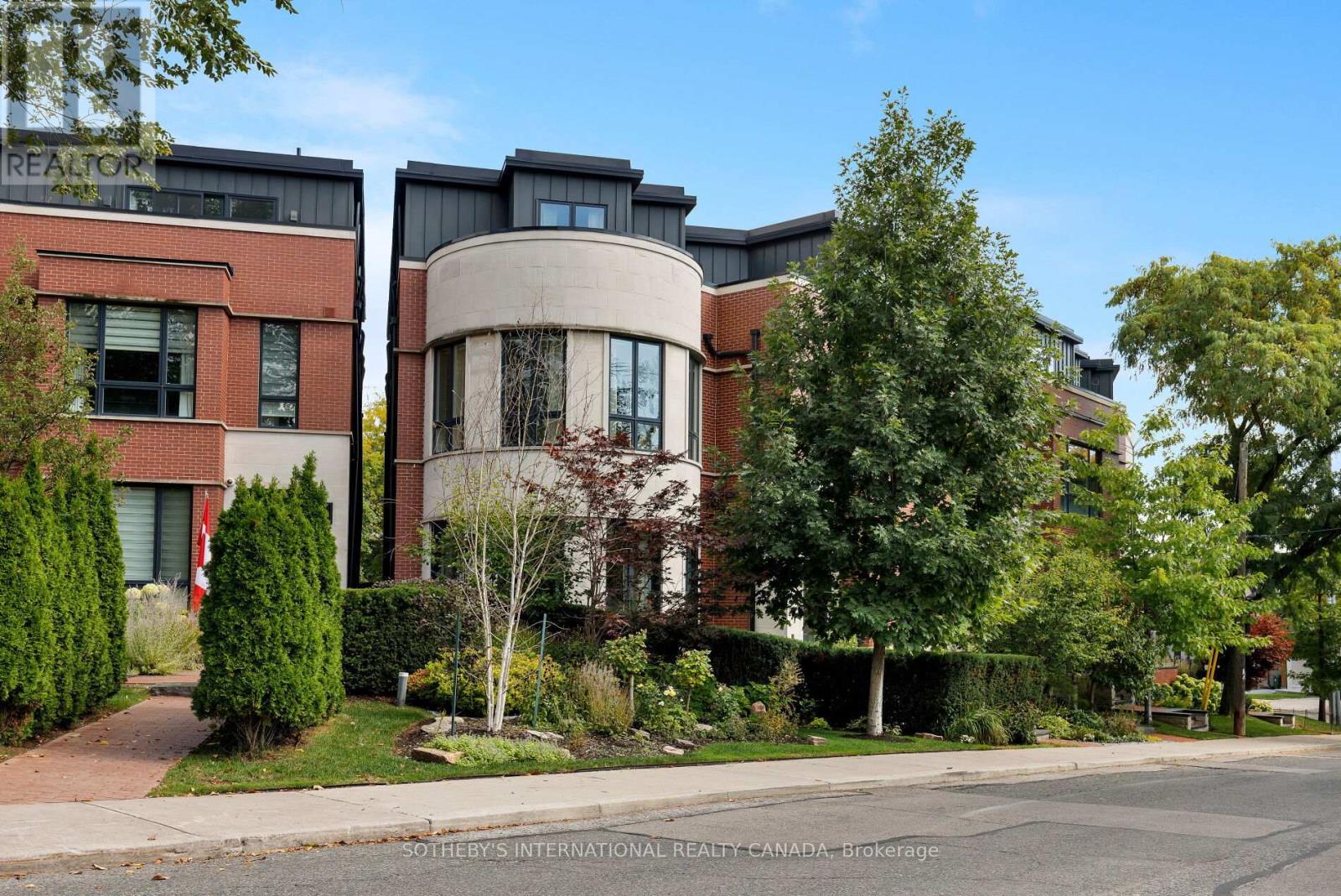 MLS® listing #28938306 for sale located at 7 THURLOE AVENUE