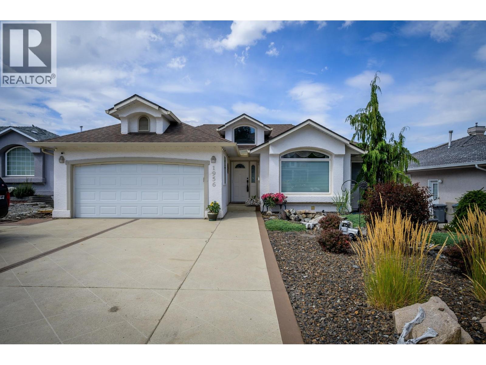 MLS® listing #28938458 for sale located at 1956 GLOAMING Drive