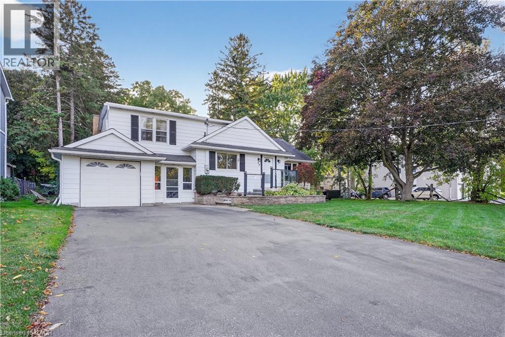 MLS® listing #28940224 for sale located at 13 ROOSEVELT Avenue