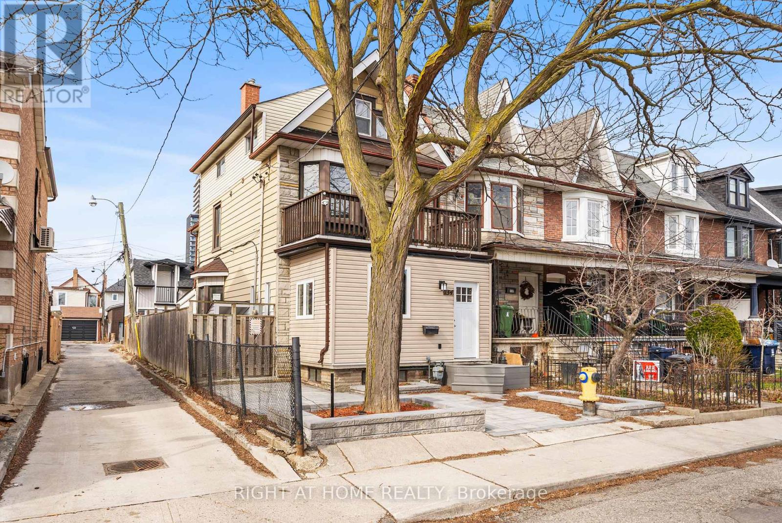 MLS® listing #28942780 for sale located at 134 MILLICENT STREET