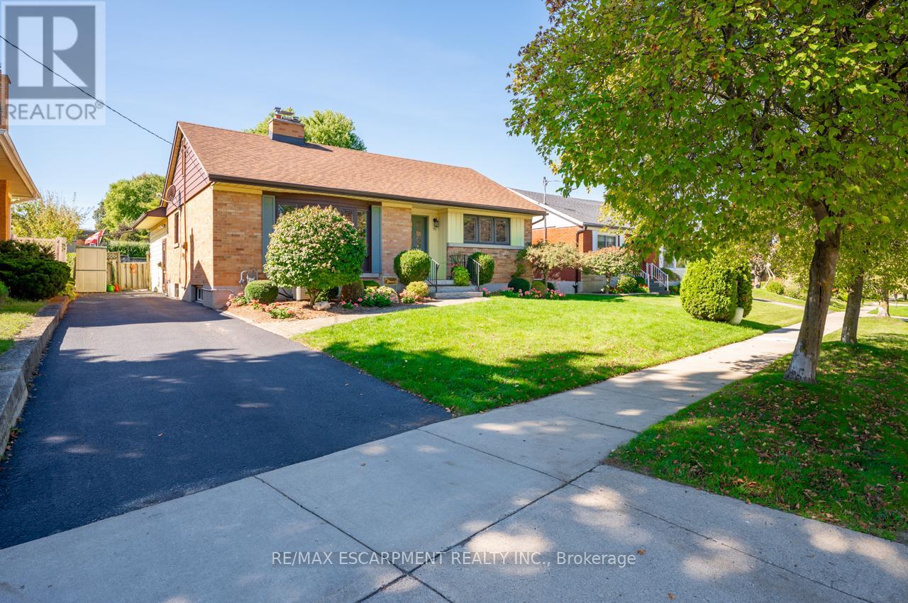 MLS® listing #28943209 for sale located at 97 ELLIS CRESCENT S