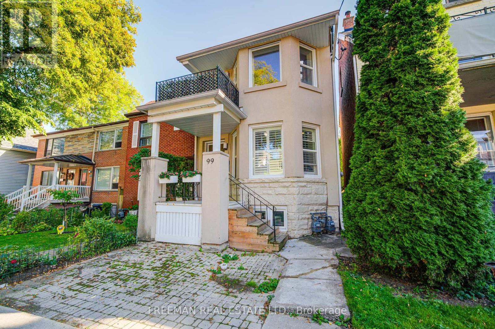 MLS® listing #28943280 for sale located at MAIN FL - 99 HOCKEN AVENUE