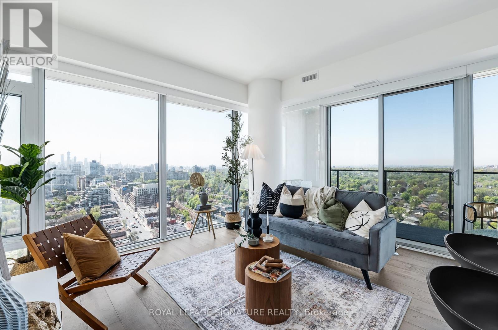 MLS® listing #28943741 for sale located at 2814 - 5 SOUDAN AVENUE