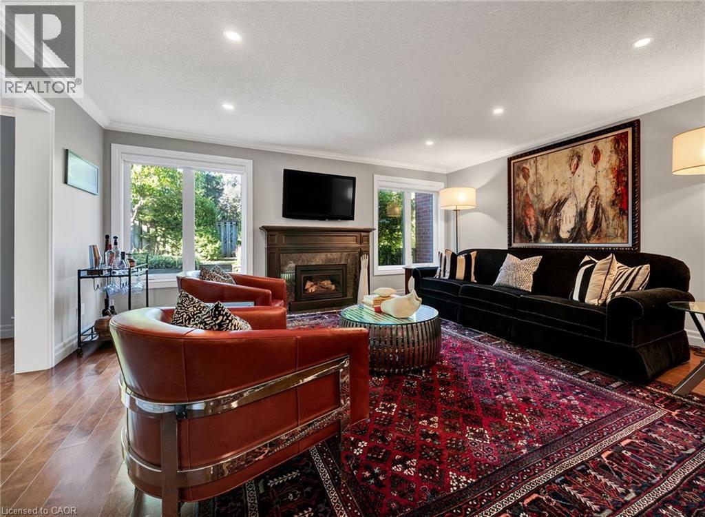 MLS® listing #28944360 for sale located at 405 GLASGOW Street Unit# 3