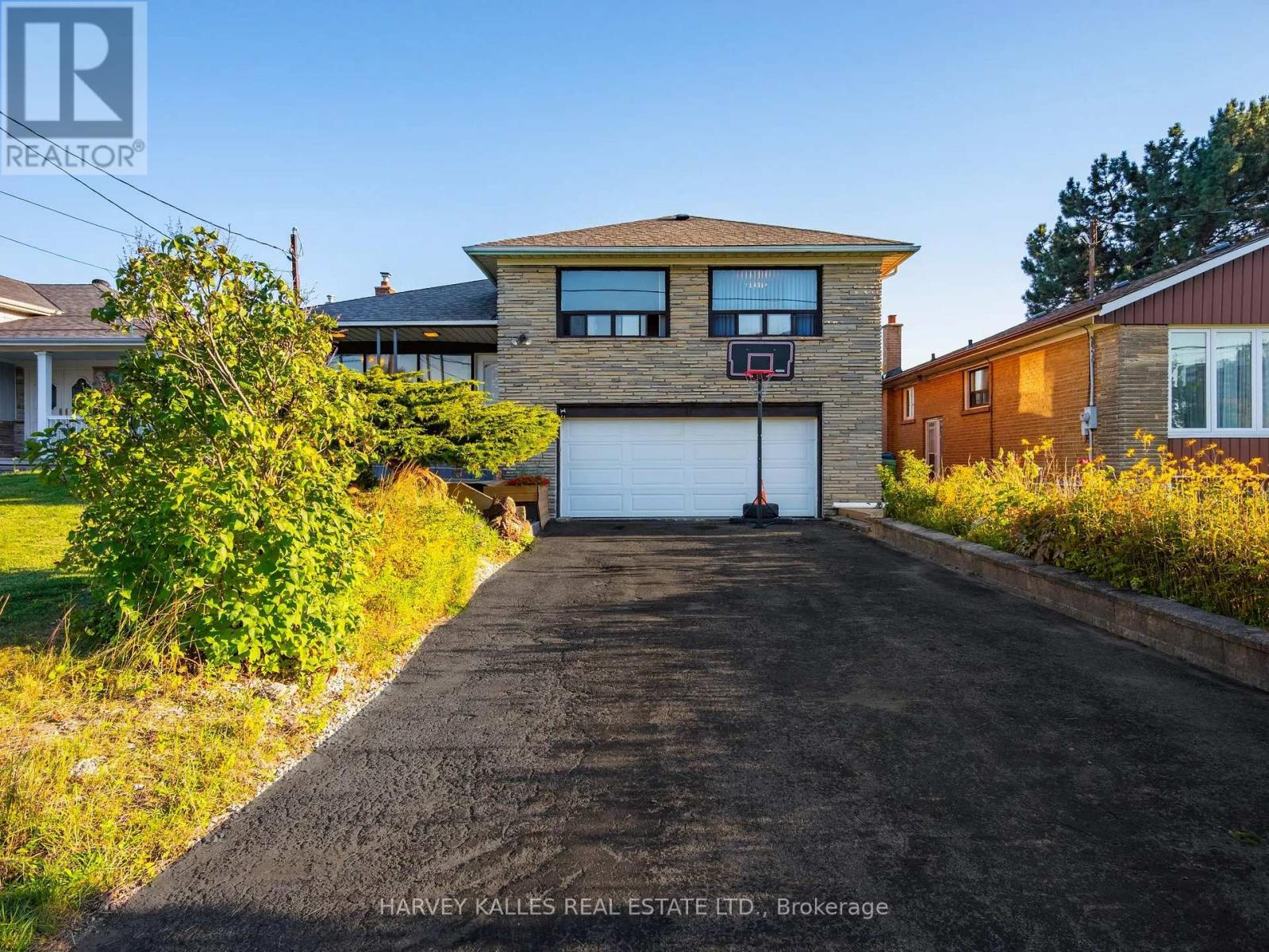 MLS® listing #28944444 for sale located at 49 WENDERLY DRIVE