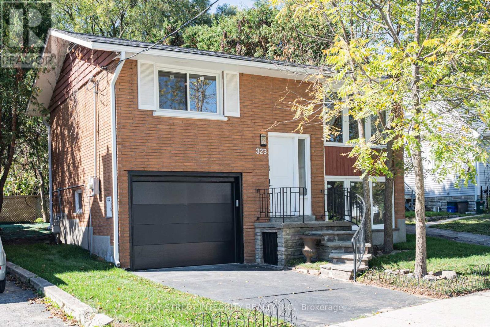 MLS® listing #28945703 for sale located at 323 CLIFTON ROAD