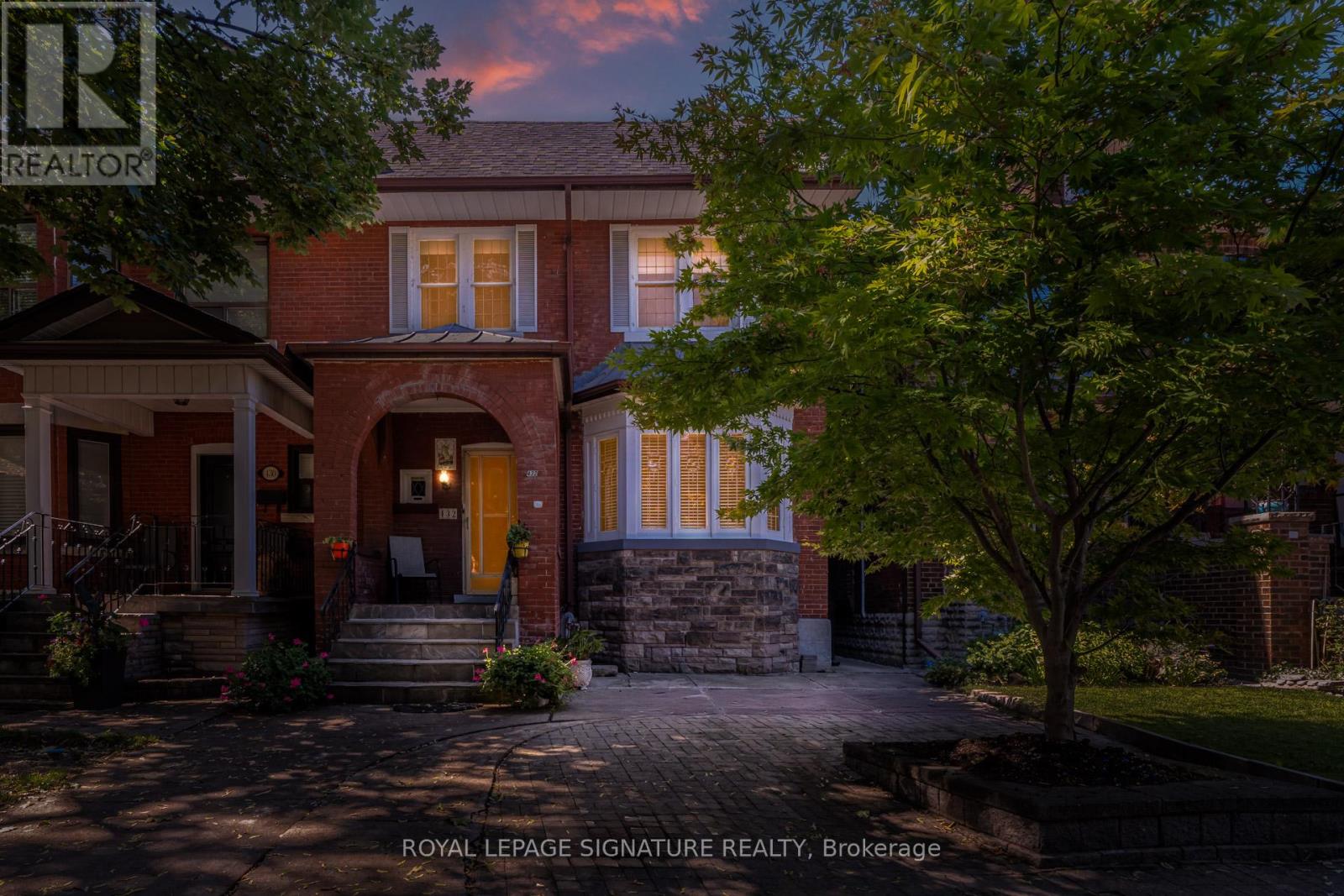 MLS® listing #28945717 for sale located at 432 CRAWFORD STREET
