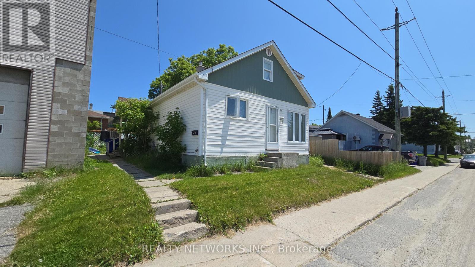 MLS® listing #28946638 for sale located at 48 CAMERON STREET S