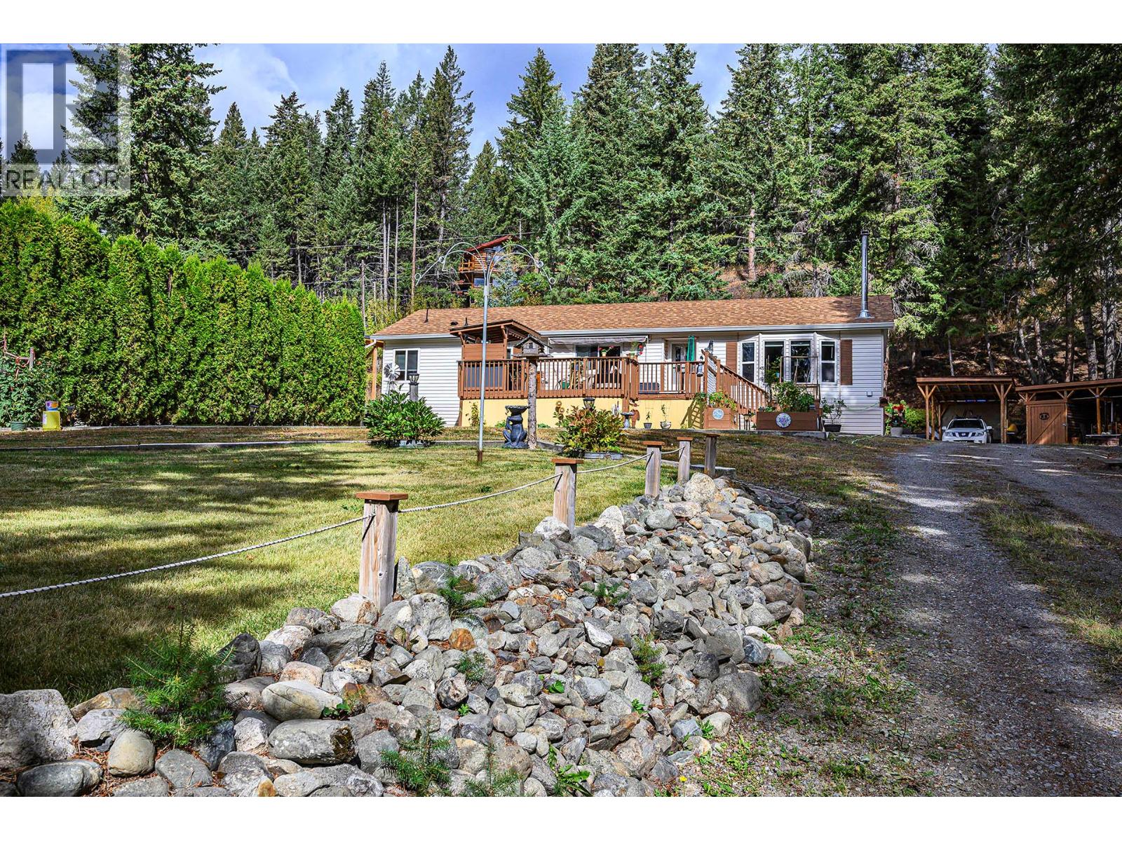 MLS® listing #28947495 for sale located at 1888 Lakeview Drive