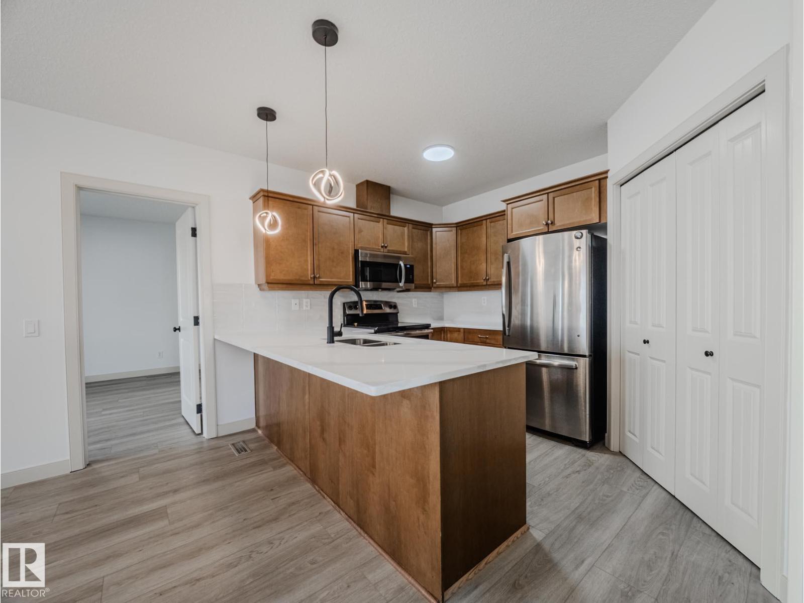 MLS® listing #28949432 for sale located at #33 2565 HANNA CR NW NW