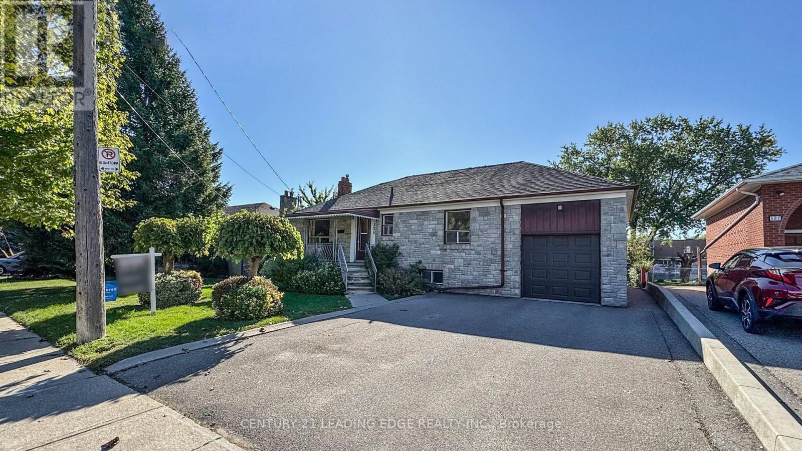 MLS® listing #28951976 for sale located at 325 WATERLOO AVENUE