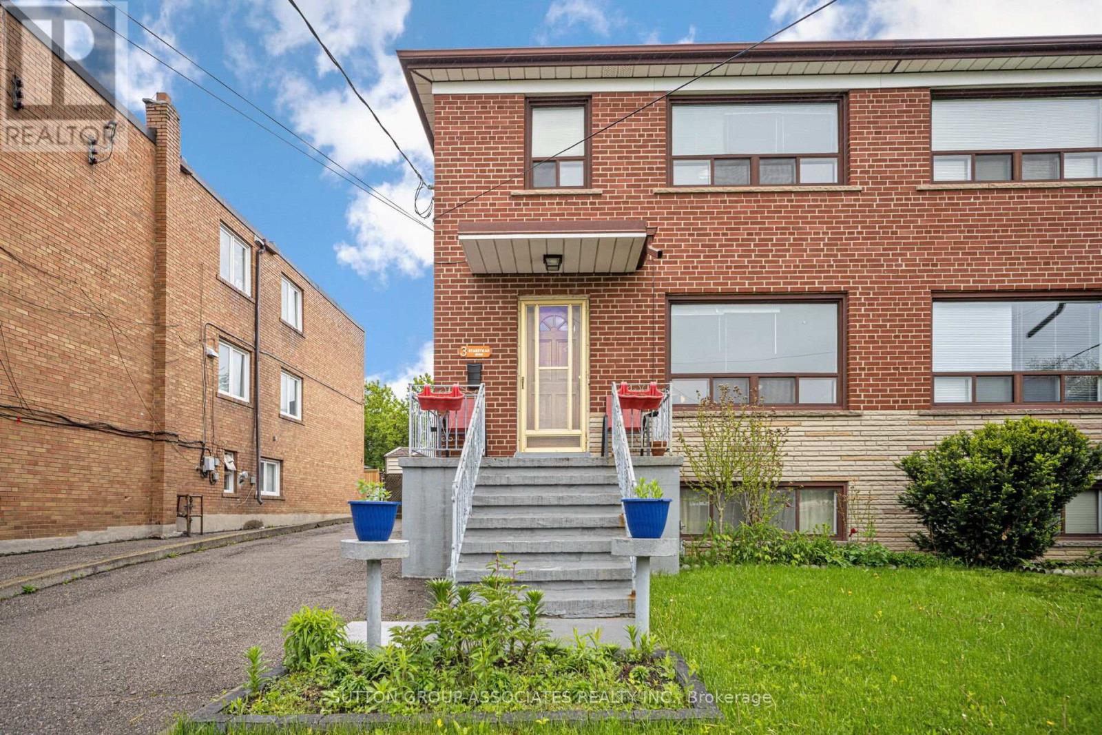 MLS® listing #28953012 for sale located at 3 STANSTEAD DRIVE