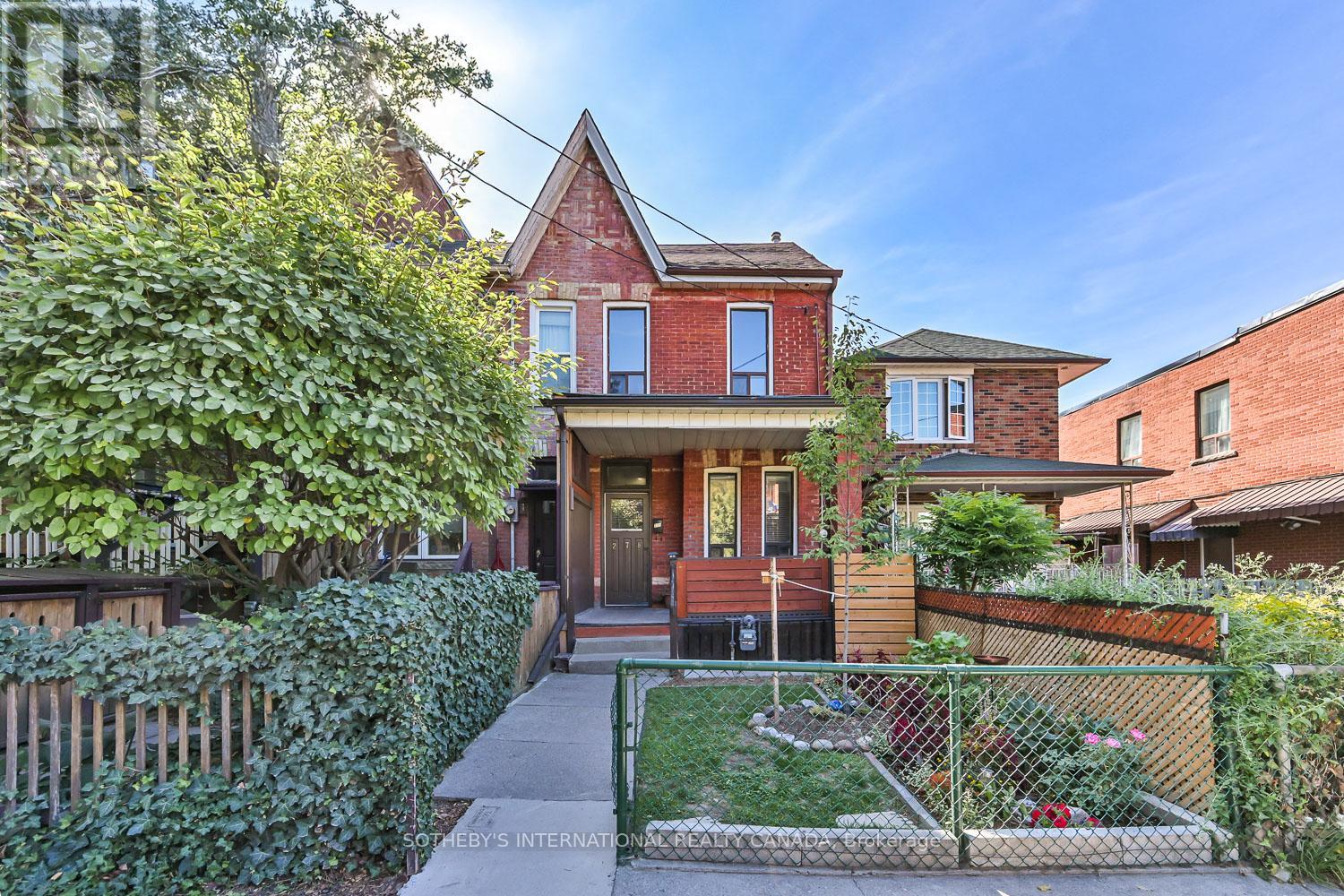 MLS® listing #28954832 for sale located at 278 CLINTON STREET