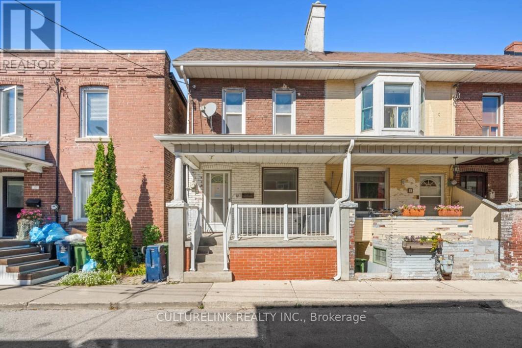 MLS® listing #28955606 for sale located at 10 CLINTON PLACE