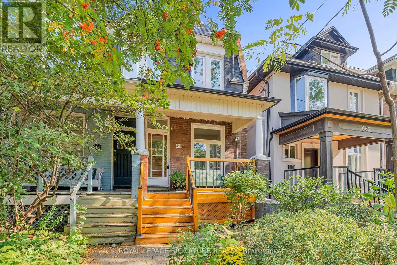 MLS® listing #28956426 for sale located at 667 SHAW STREET