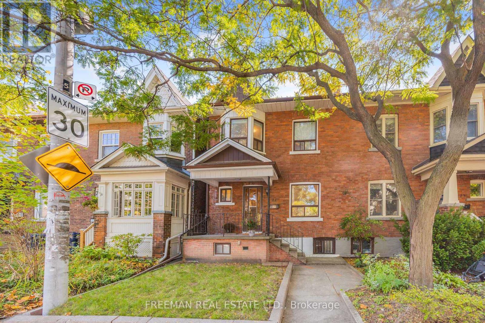 MLS® listing #28967360 for sale located at 21 LONDON STREET
