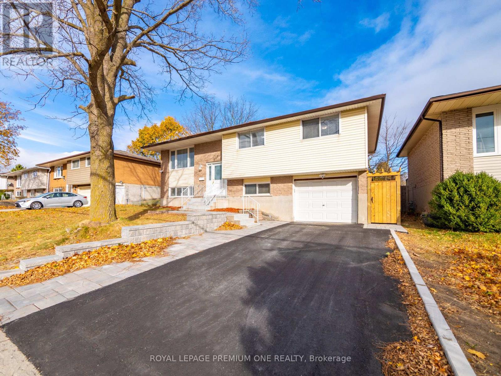 MLS® listing #28968922 for sale located at LOWER - 935 STRASBURG ROAD