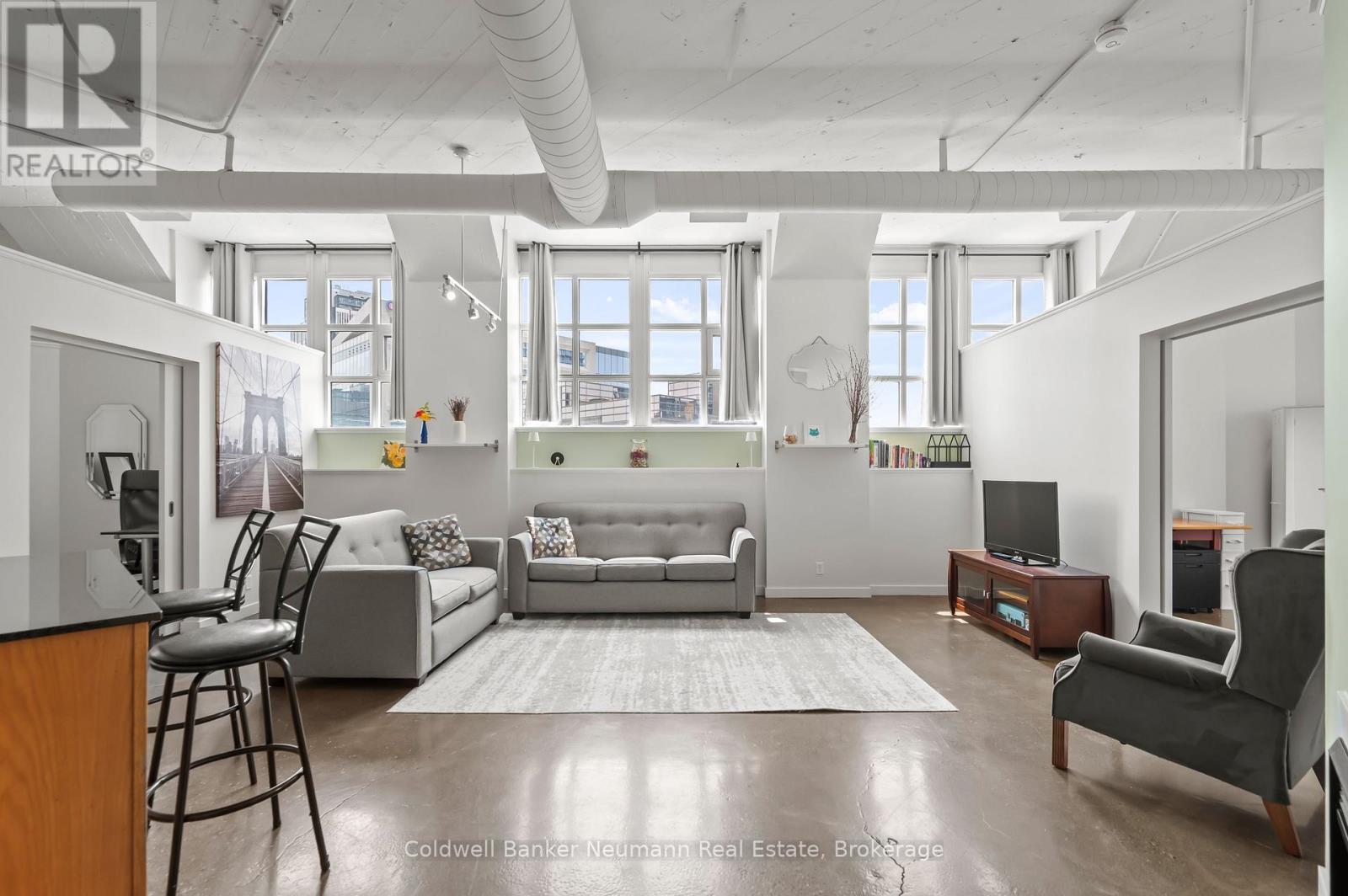 MLS® listing #28972667 for sale located at 308 - 404 KING STREET WEST STREET W