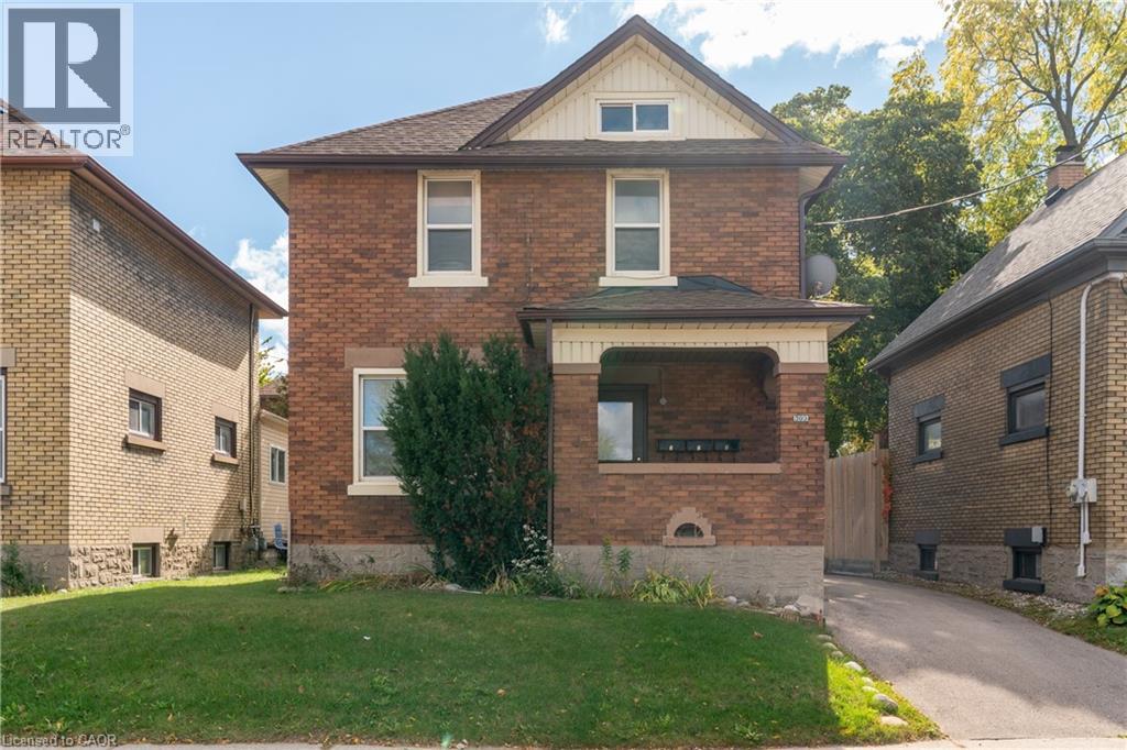 MLS® listing #28976878 for sale located at 503 VICTORIA Street N Unit# 2