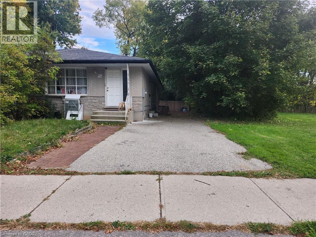 MLS® listing #28982361 for sale located at 197B CEDARVALE Crescent Unit# Lower