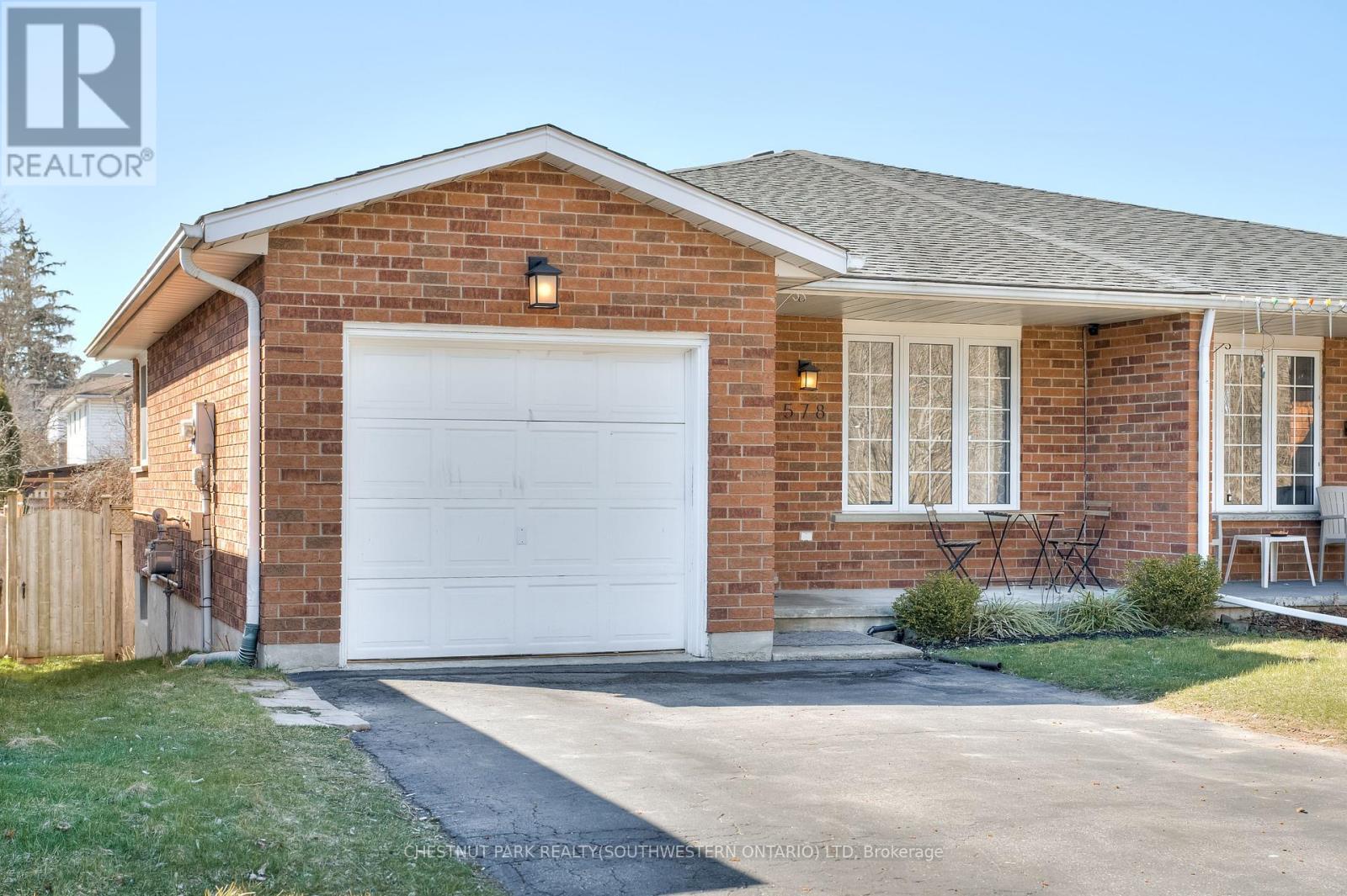 MLS® listing #28984322 for sale located at 578 OLD HURON PLACE