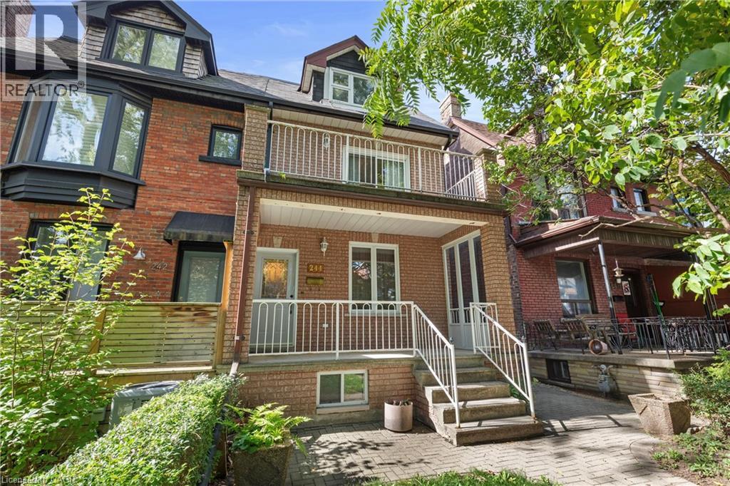 MLS® listing #28985214 for sale located at 244 GRACE Street
