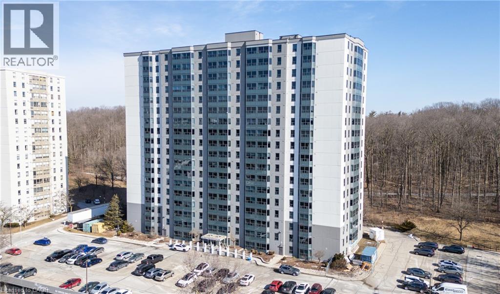 MLS® listing #28986853 for sale located at 55 GREEN VALLEY Drive Unit# 811