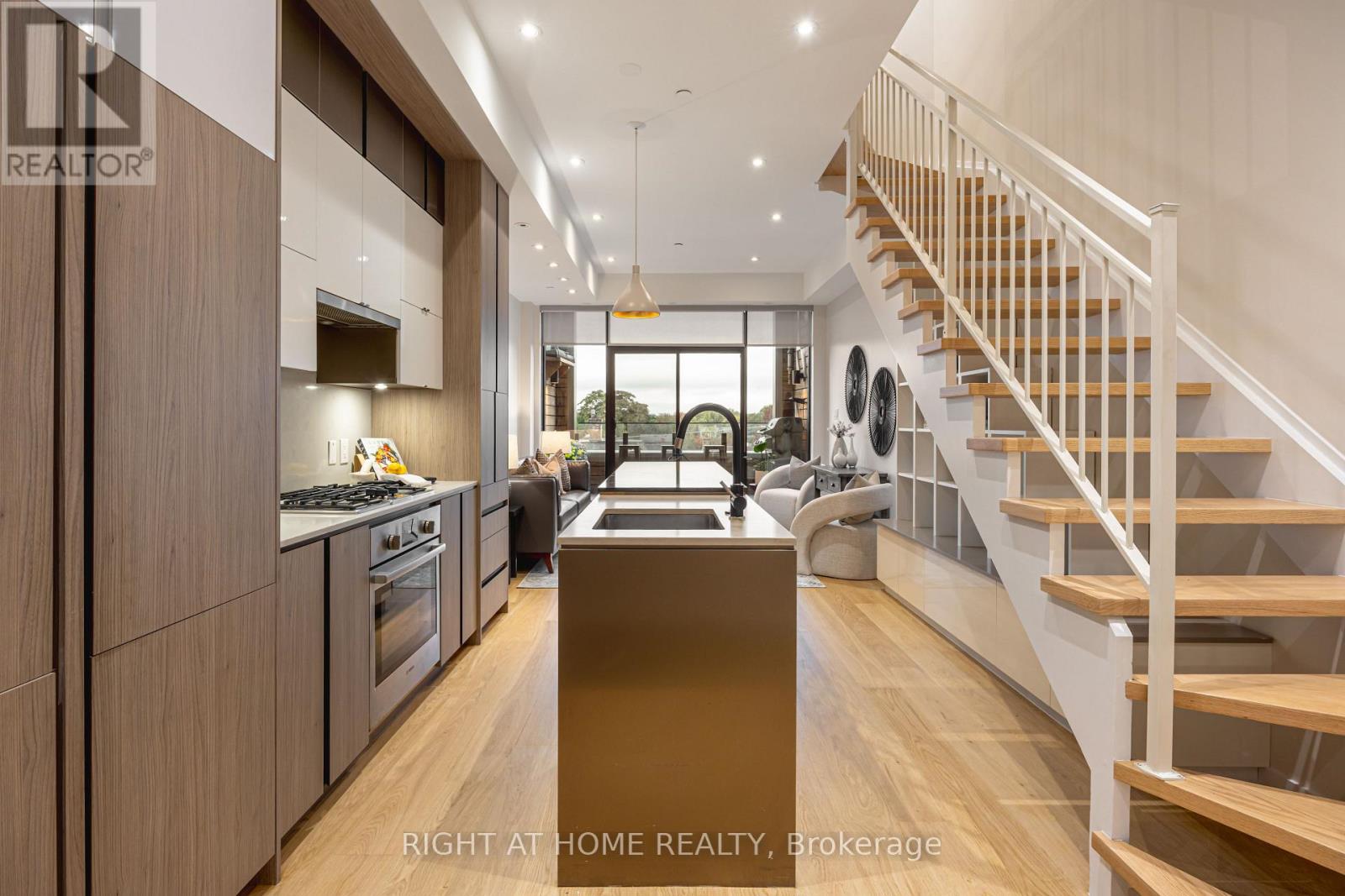 MLS® listing #28989115 for sale located at 1 - 455 DOVERCOURT ROAD