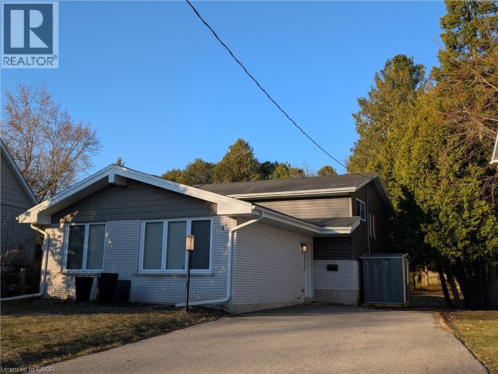 MLS® listing #28989317 for sale located at 17 ROOSEVELT Avenue