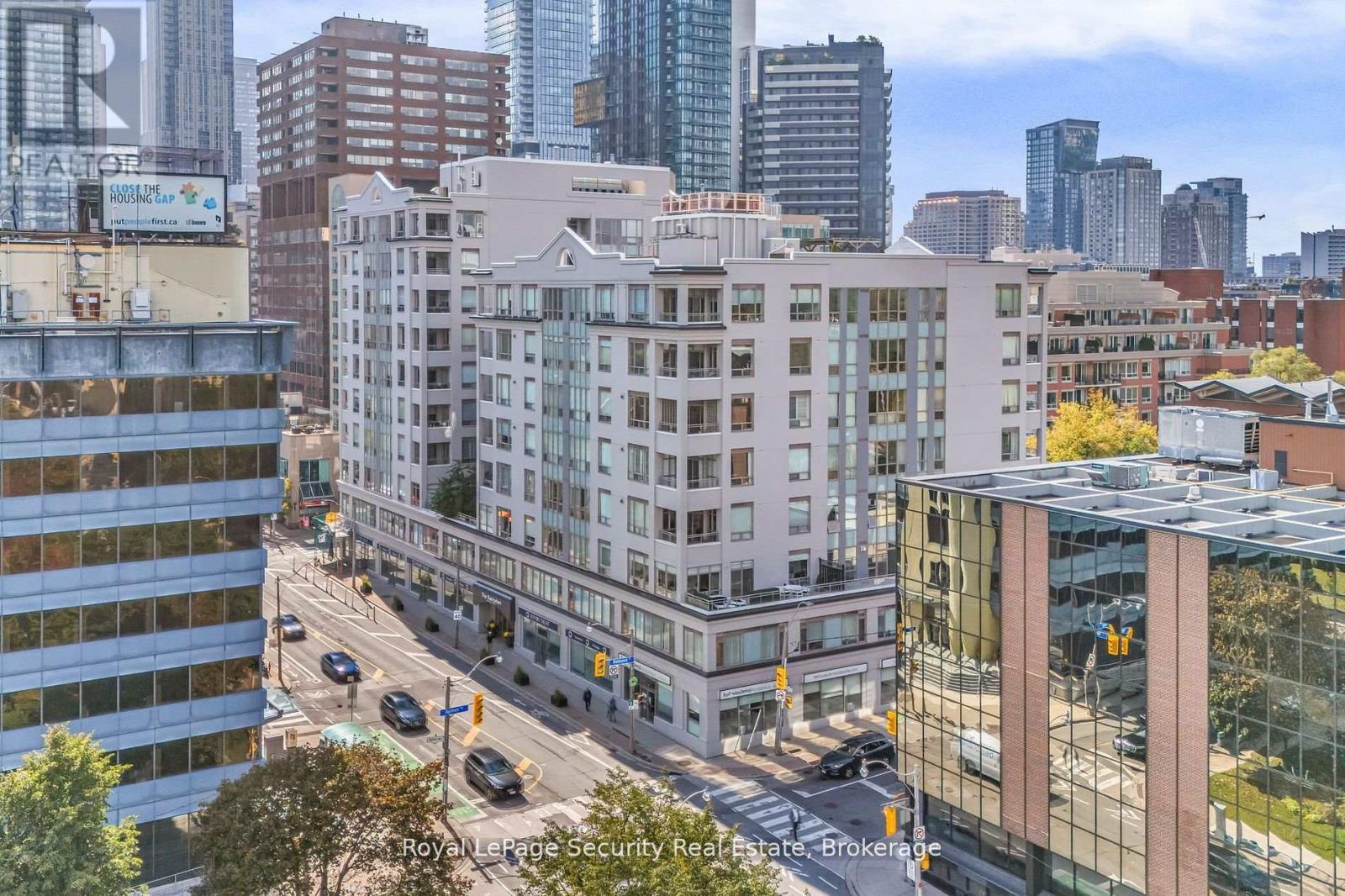 MLS® listing #28989639 for sale located at 403 - 980 YONGE STREET