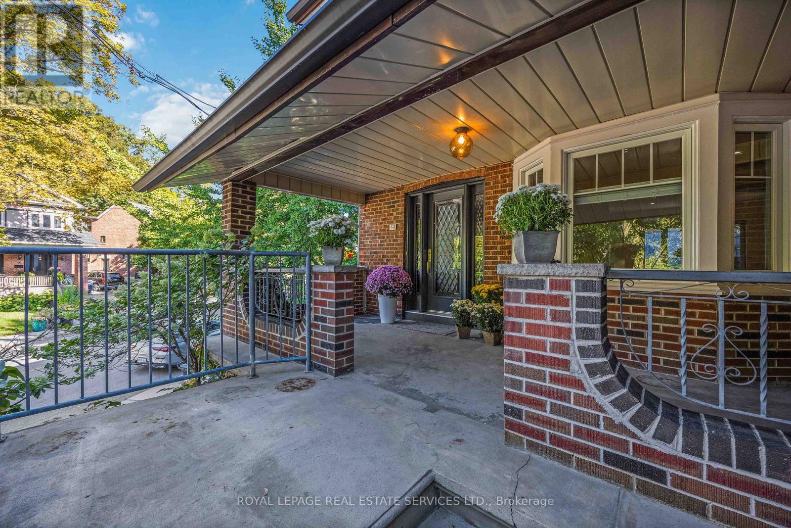 MLS® listing #28989843 for sale located at 43 MOUNT ROYAL AVENUE