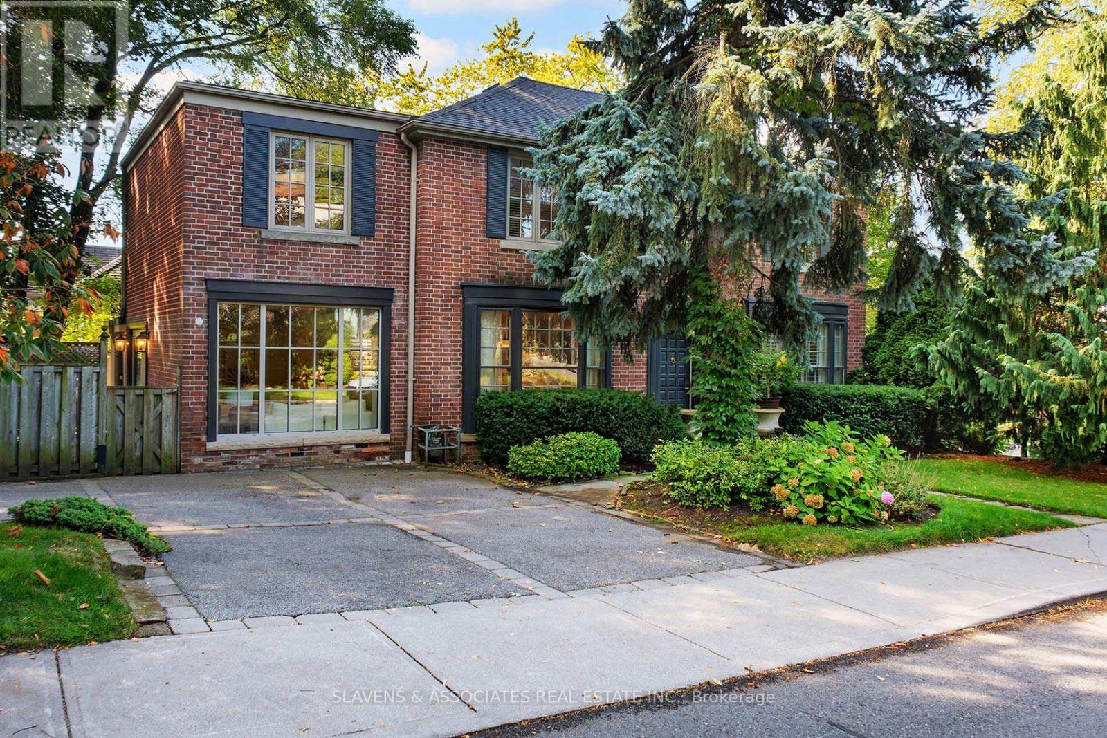 MLS® listing #28989849 for sale located at 21 WEMBLEY ROAD