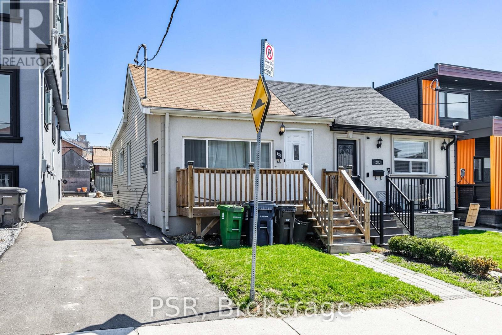 MLS® listing #28989862 for sale located at 285 ROBINA AVENUE