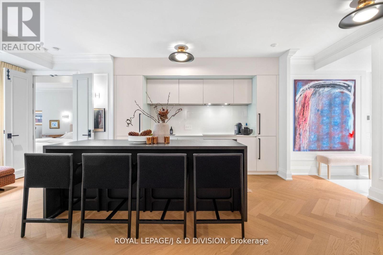 MLS® listing #28990424 for sale located at 301 - 20 SCRIVENER SQUARE