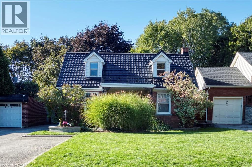 MLS® listing #28994579 for sale located at 707 ROCKWAY Drive