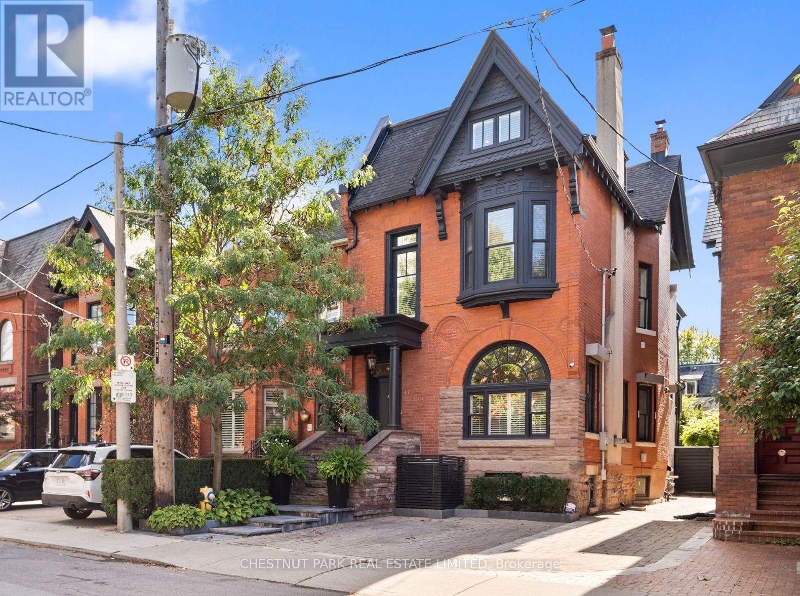 MLS® listing #28995240 for sale located at 47 BERNARD AVENUE