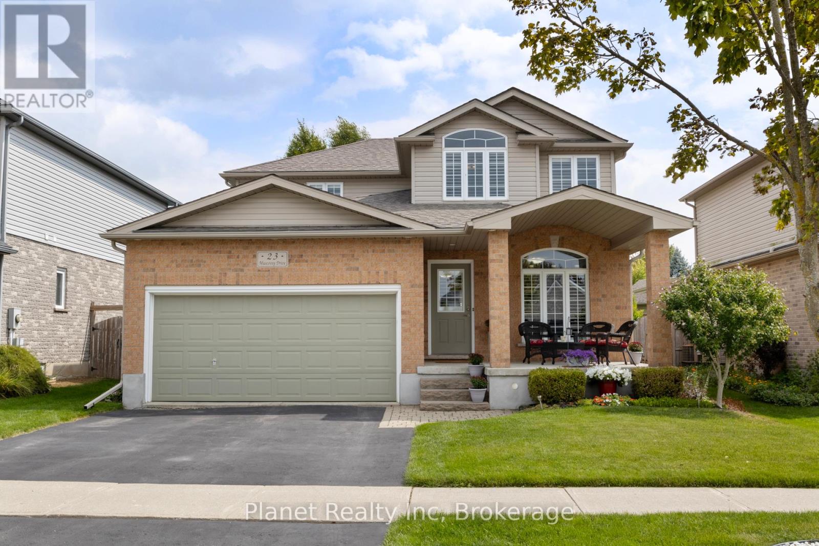 MLS® listing #28995593 for sale located at 23 MUSCOVEY DRIVE