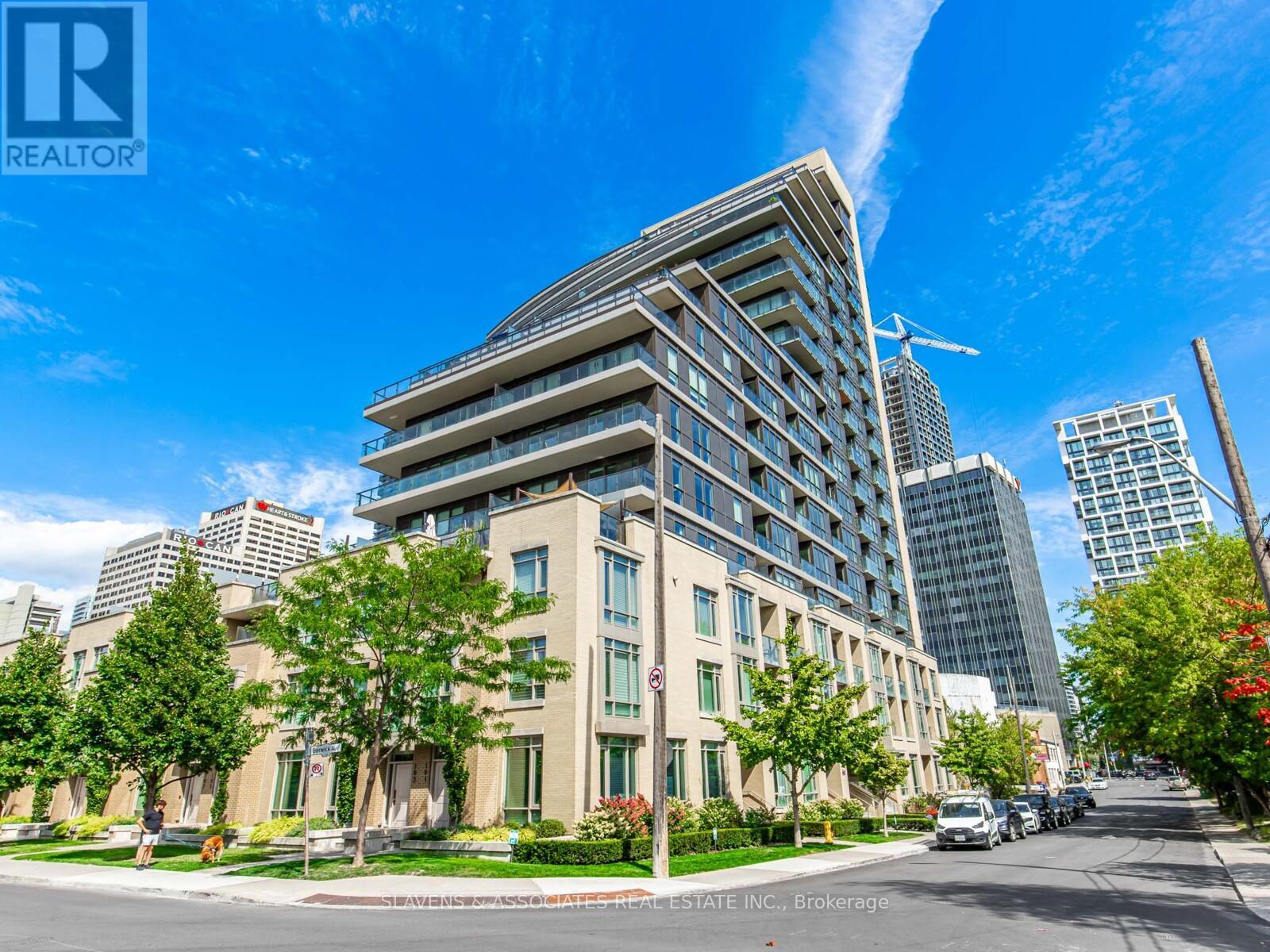 MLS® listing #28995671 for sale located at LPH01 - 60 BERWICK AVENUE